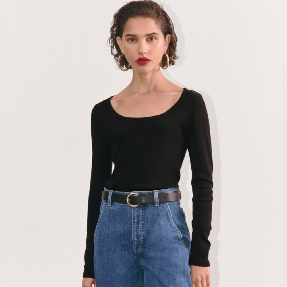 Everlane The Luxe Rib Long-Sleeve
Scoop-Neck Tee
